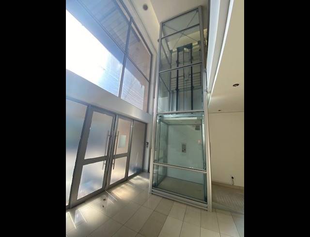 2,158M² OFFICE TO LET IN BRYANSTON